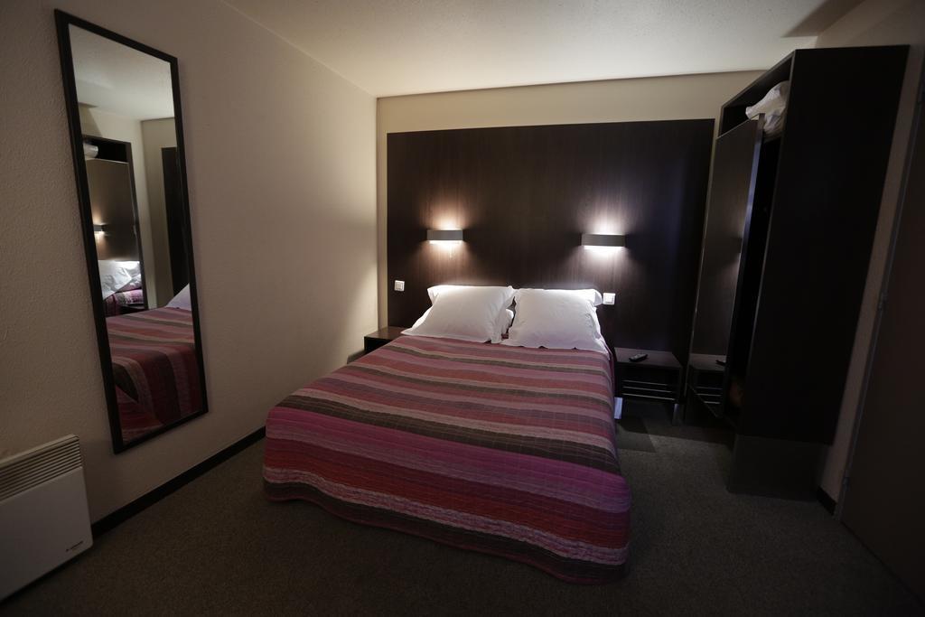 Hotel Au Petit Caporal Maisons-Alfort Exteriér fotografie