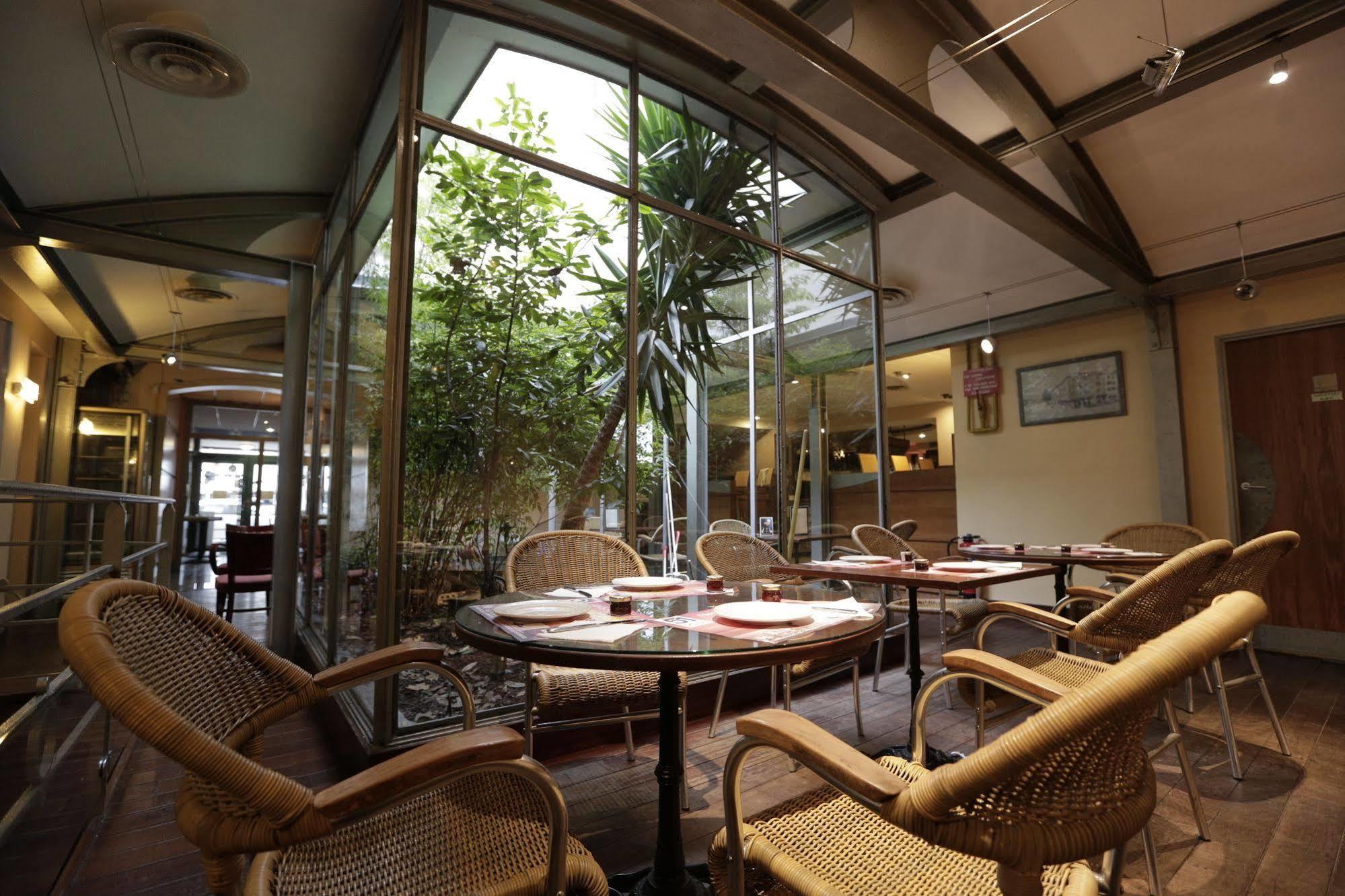 Hotel Au Petit Caporal Maisons-Alfort Exteriér fotografie